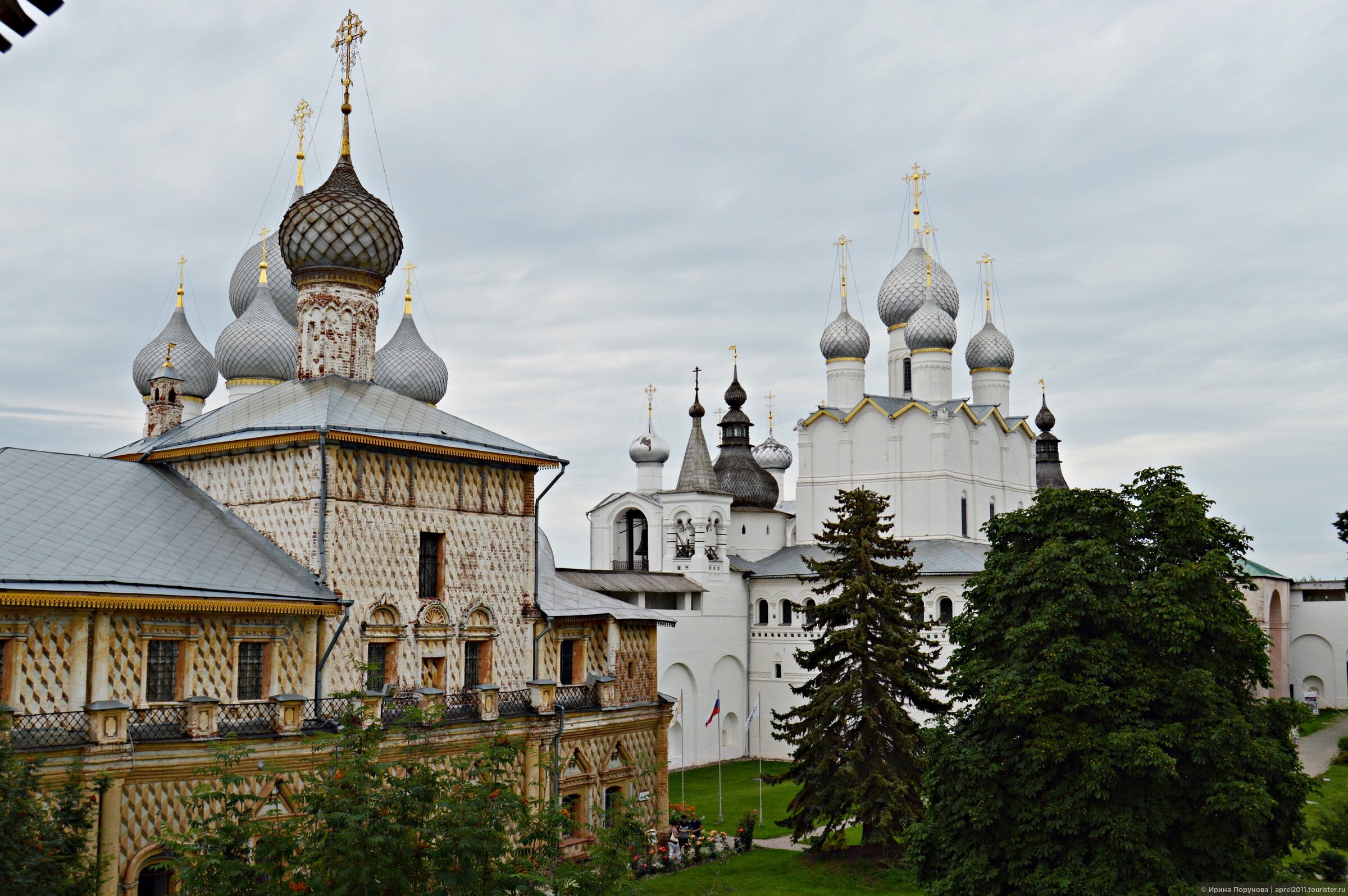 Ростов великий один из древнейших городов россии.