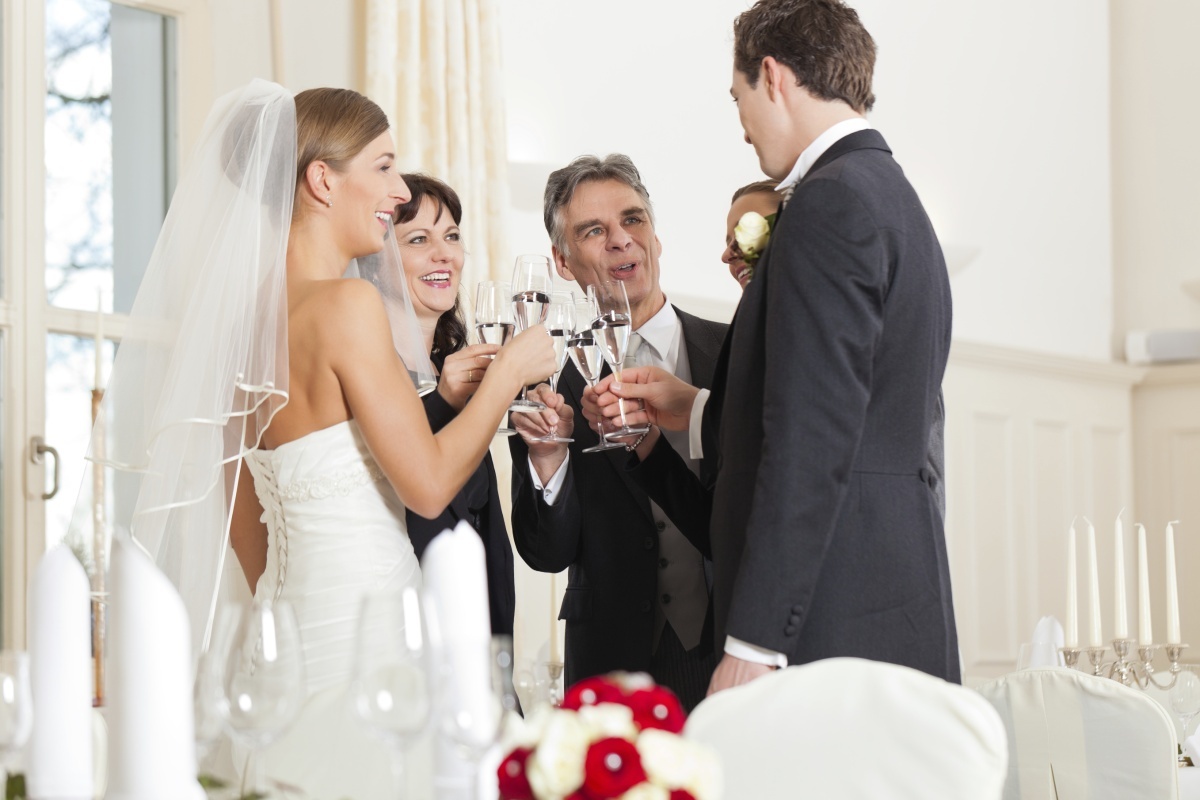 Что делает свидетель на свадьбе – помощь, без которой не обойтись