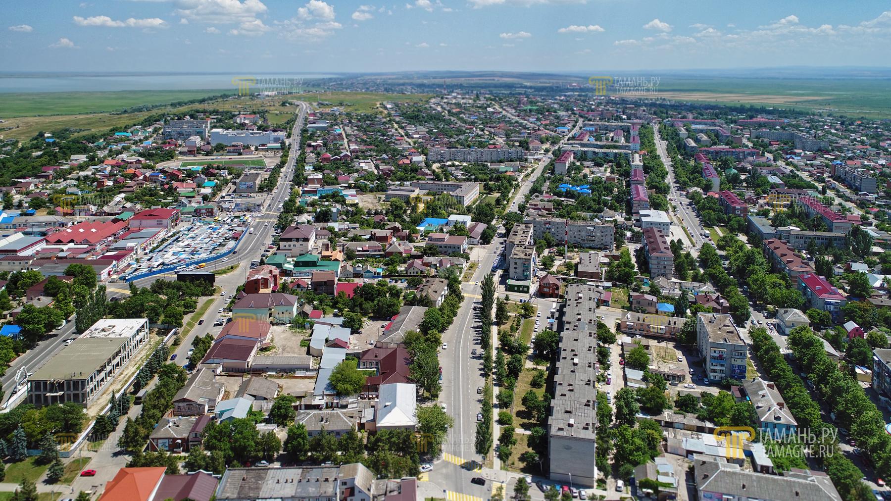 Темрюк – город в Краснодарском крае – является самым крупным населенным пунктом на Таманском полуострове