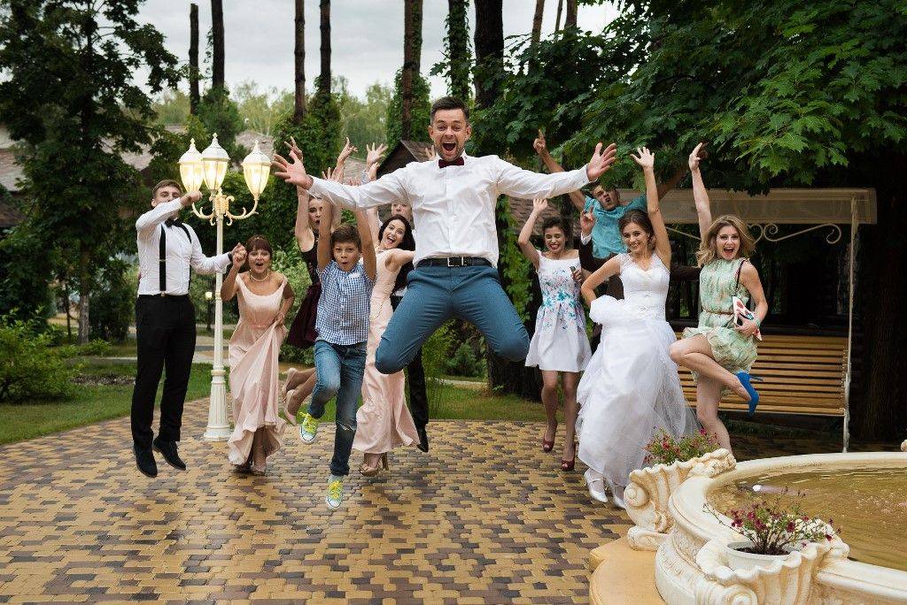 Свадебные конкурсы для гостей: прикольные, без тамады — как развлечь гостей, жениха и невесту на свадьбе