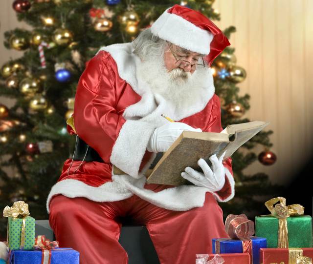 Некоторые люди, родившимся под Новый год, отмечают сразу два праздника Предлагаем сценки-поздравления с днем рождения от Деда Мороза