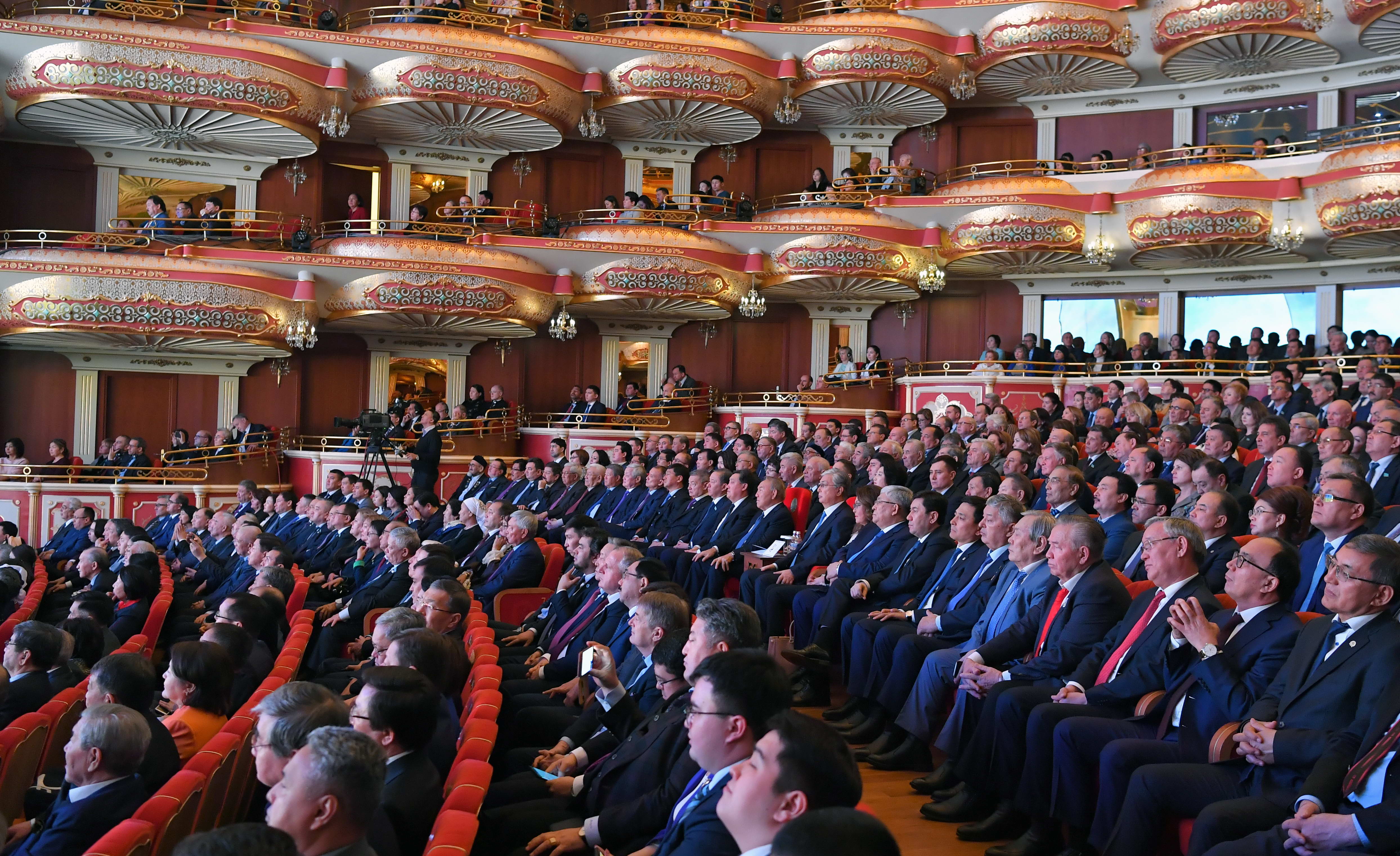 Презентация на тему "1 декабря – день первого президента казахстана" по истории для 9 класса