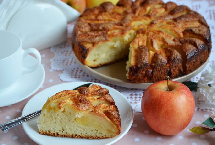 Шарлотка: история происхождения и кто придумал пирог с яблоками, откуда название