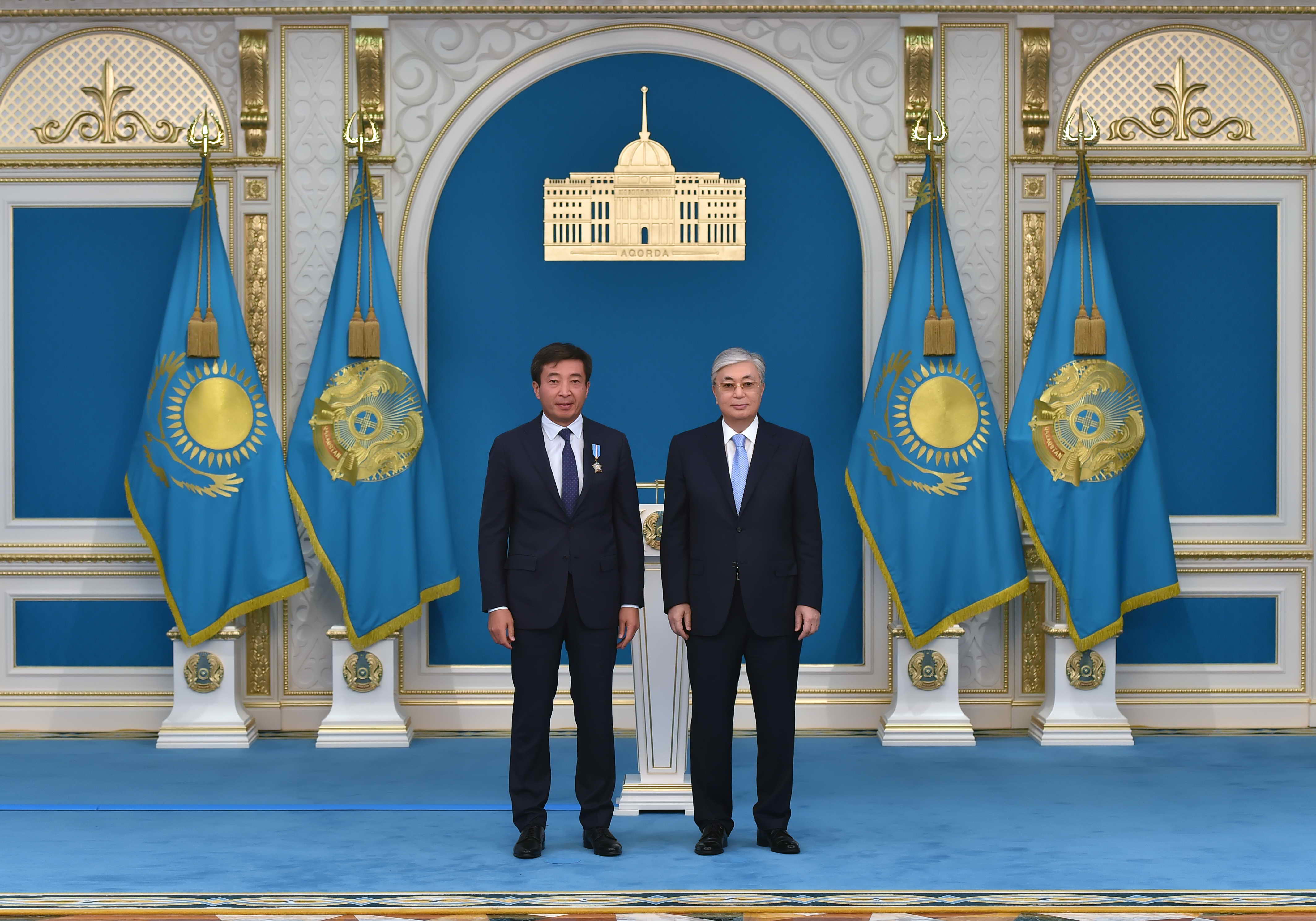 Классный час «1 декабря — день первого президента республики казахстан»
